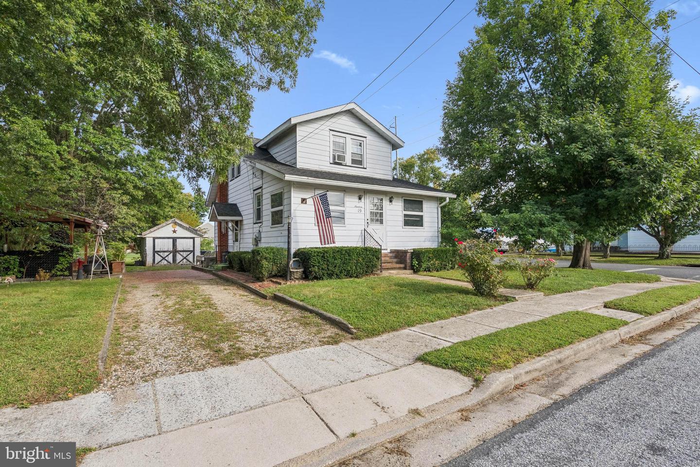 19 Sickler St Property Photo 1