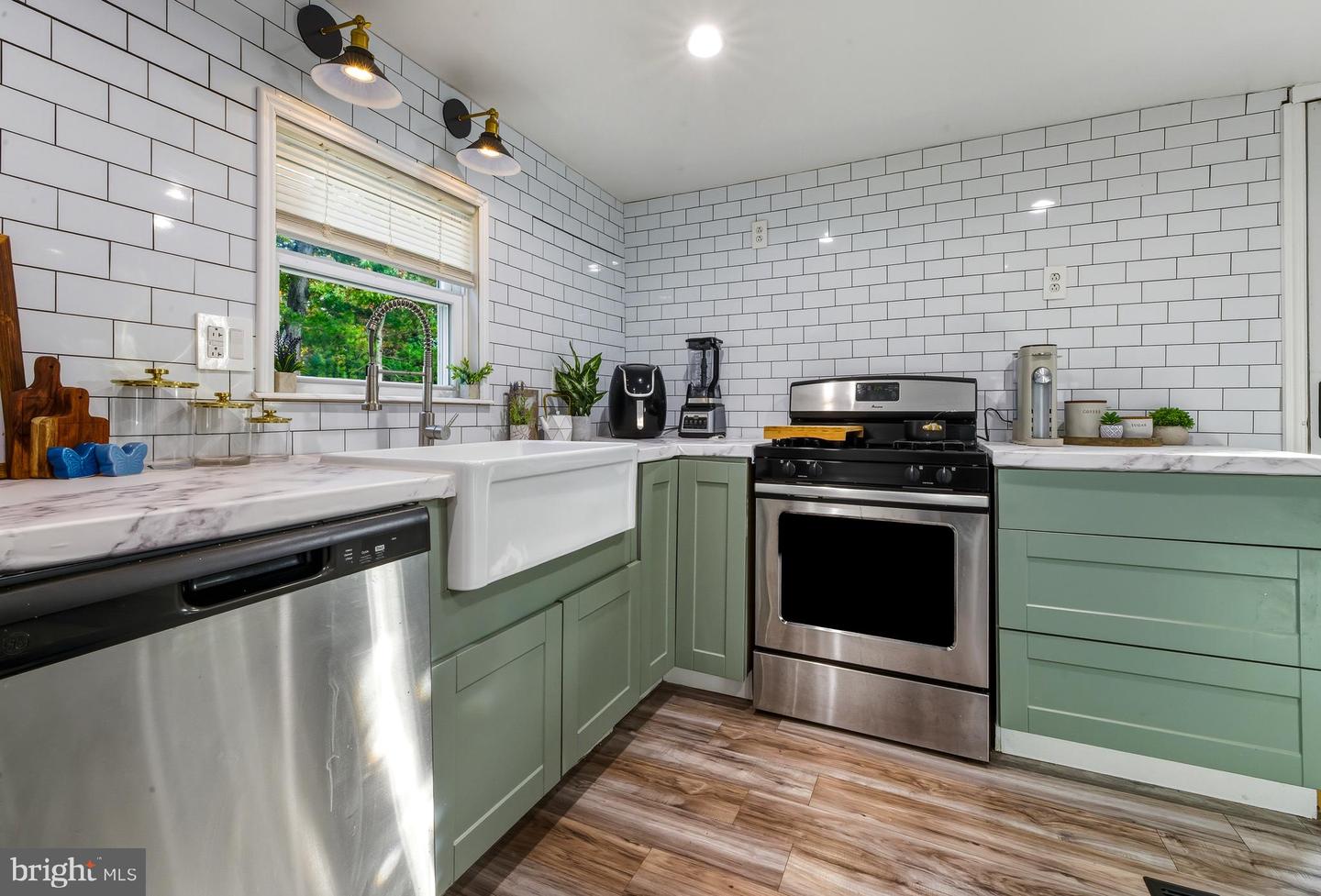 9 Cynthia Dr Property Photo 1