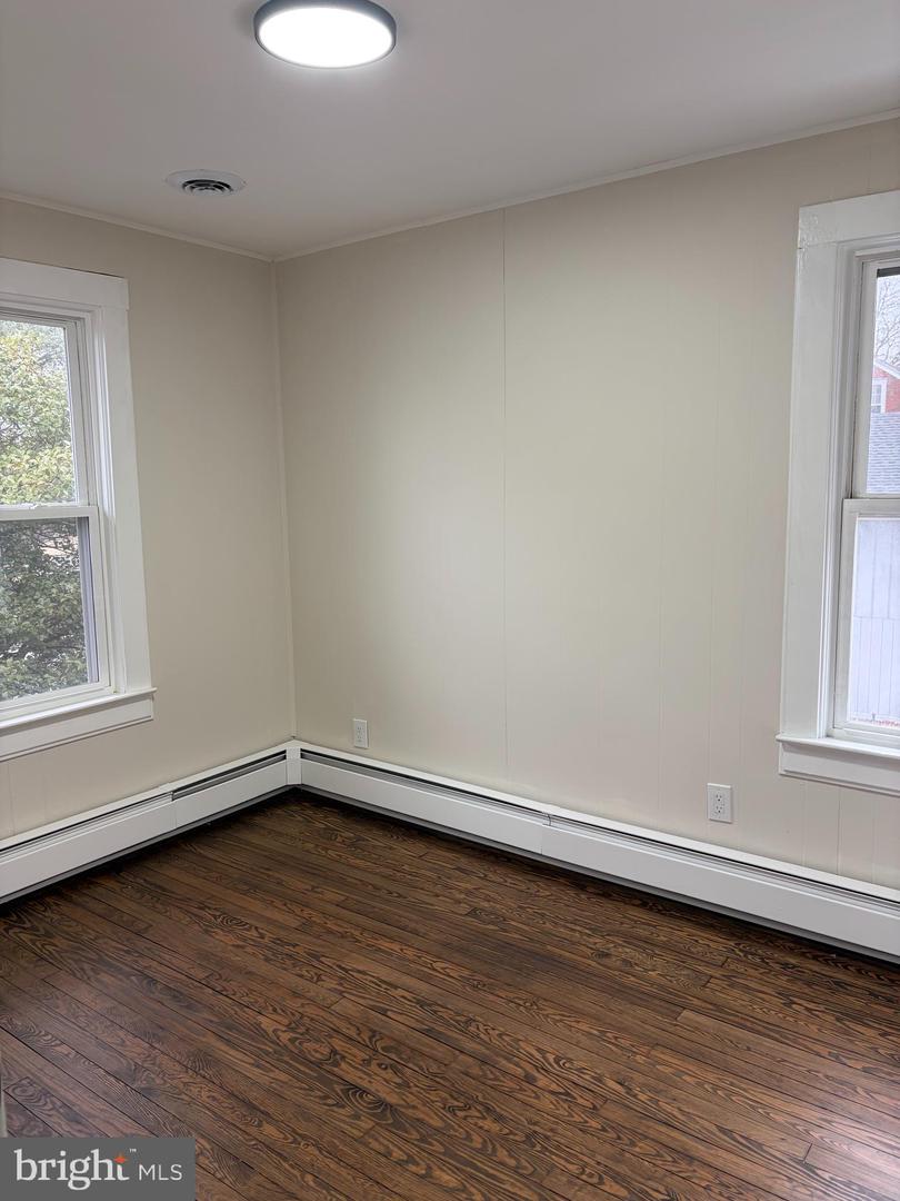 33 Johnson St Property Photo 18