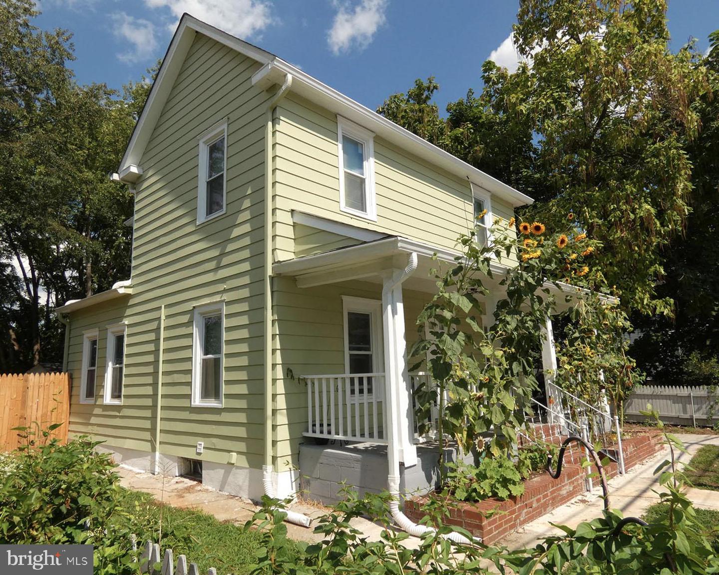 15 Walnut St Property Photo 1