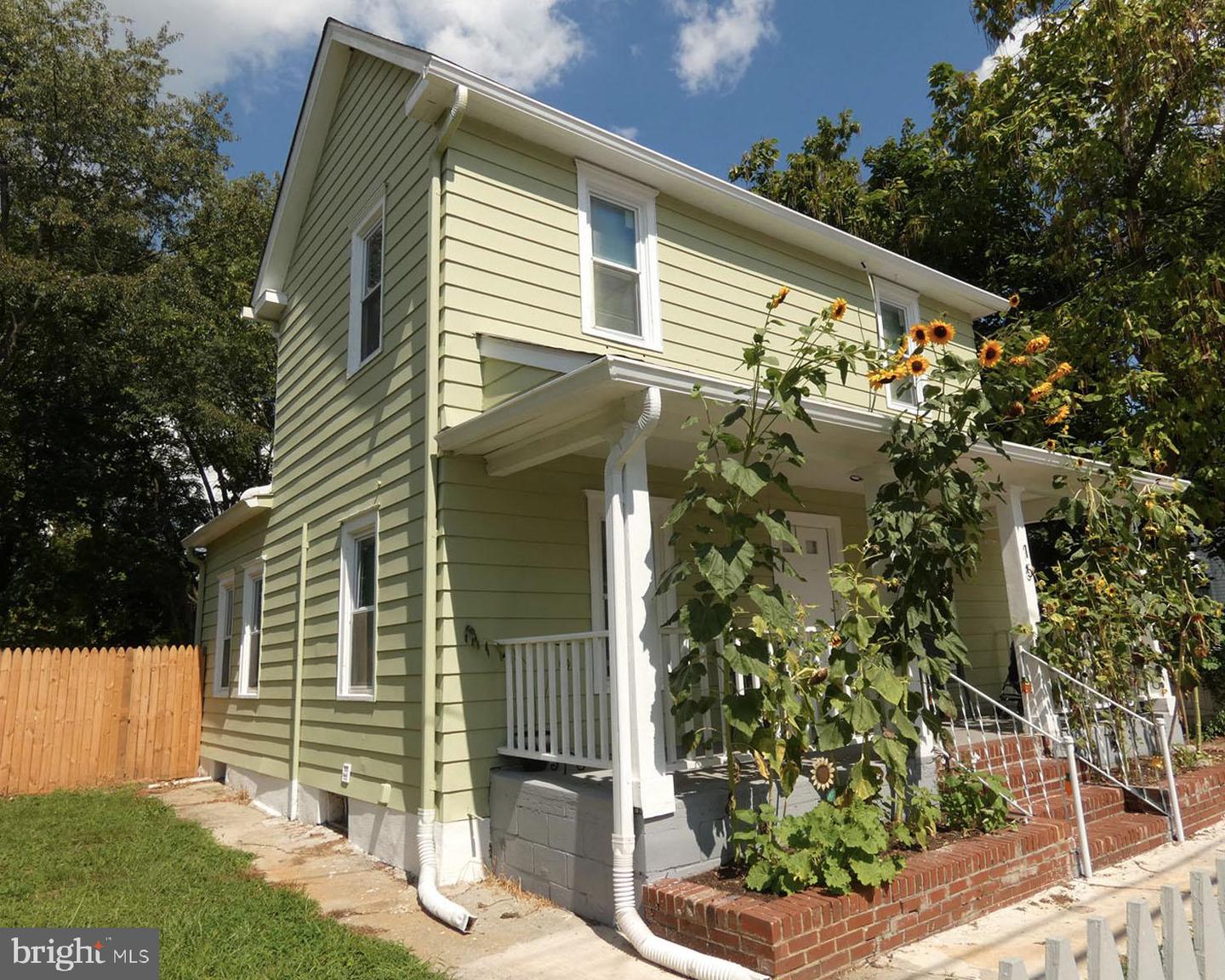 15 Walnut St Property Photo 3