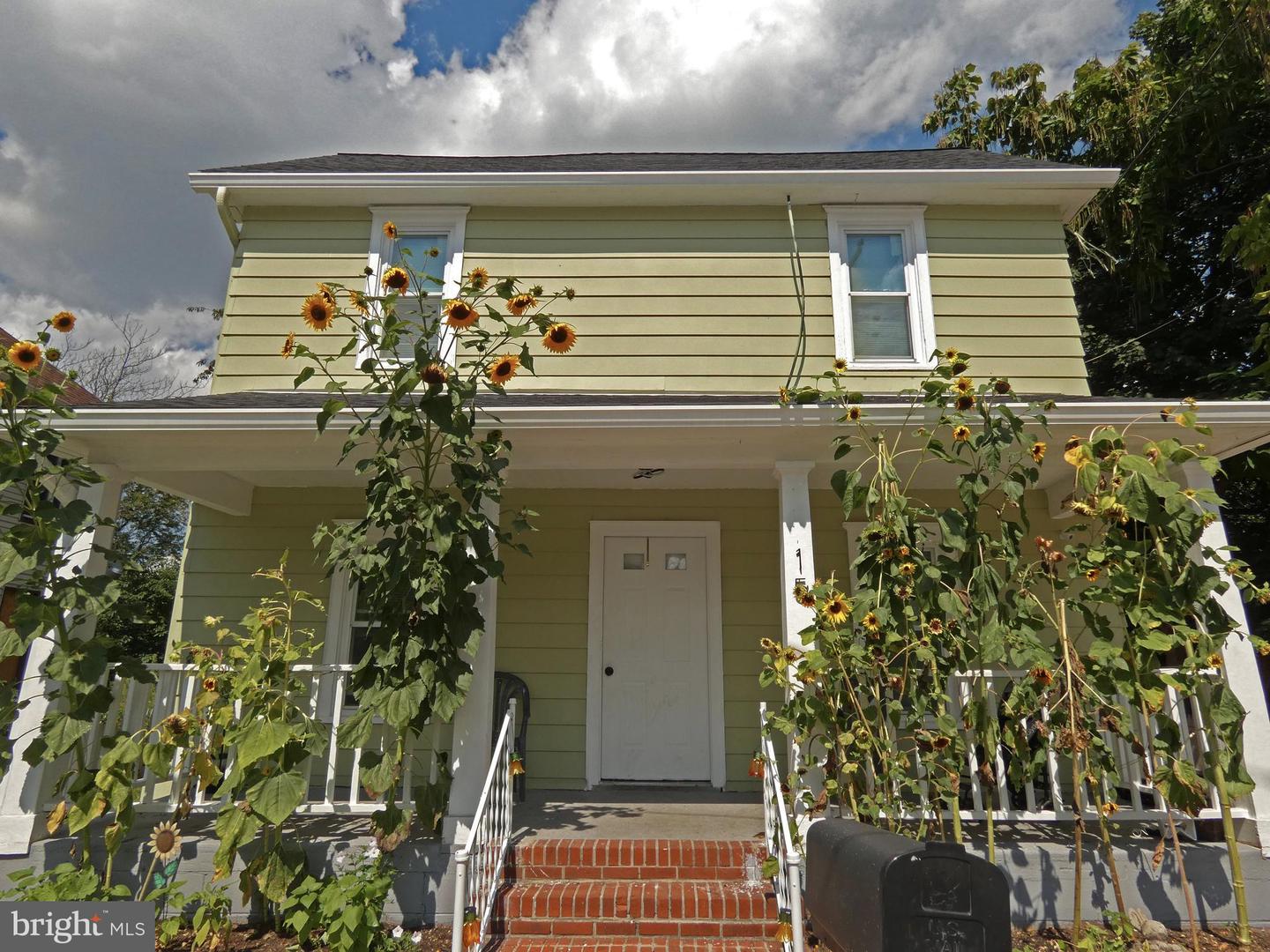 15 Walnut St Property Photo 4