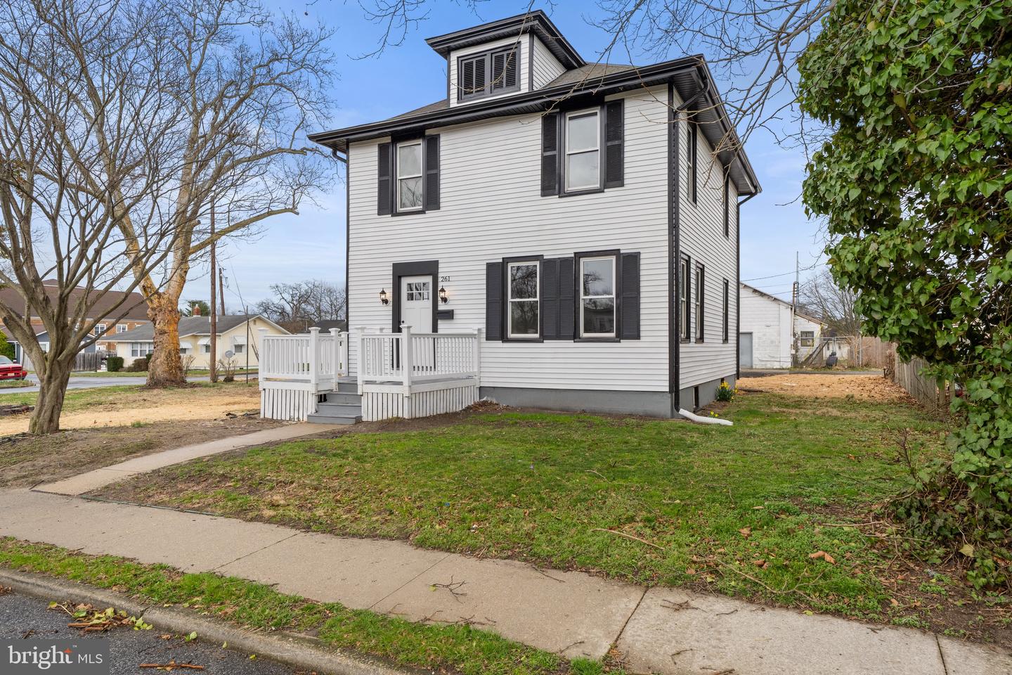 261 B St Property Photo 1