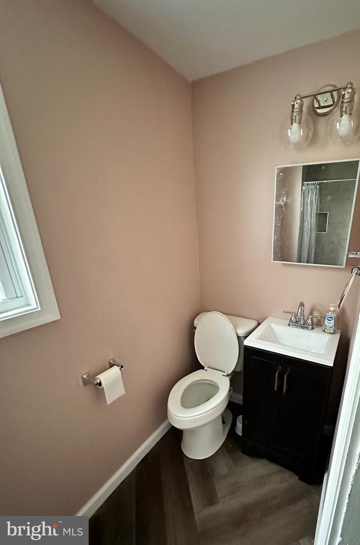 242 Grant St #2nd Floor Property Photo 6