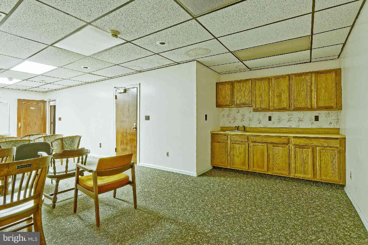 201-203 E Broadway Property Photo 15