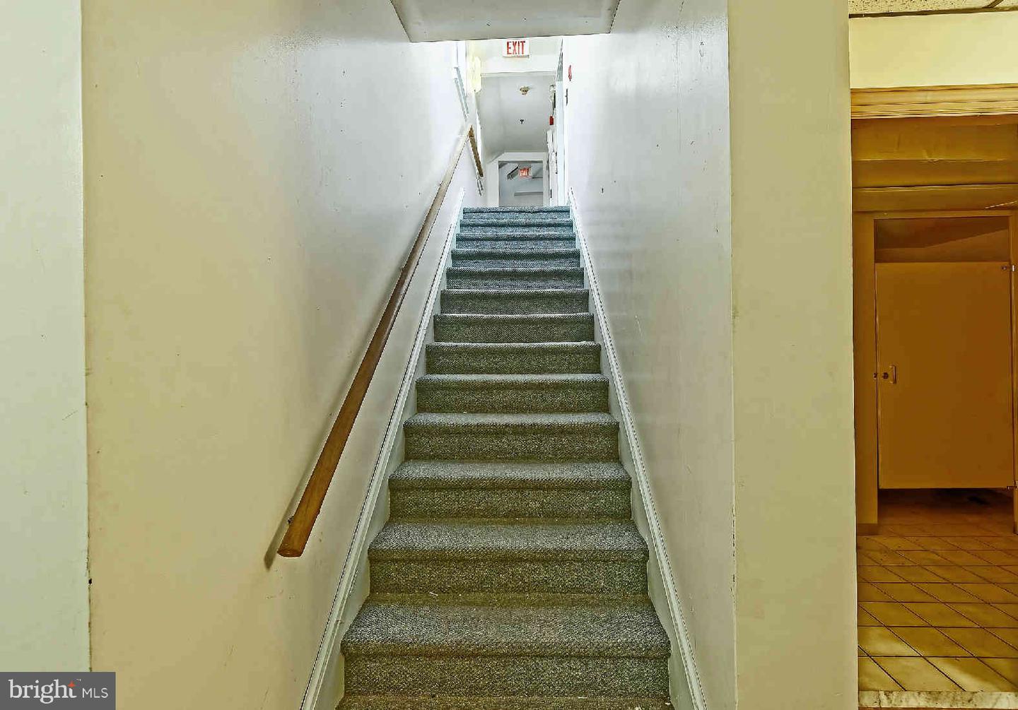 201-203 E Broadway Property Photo 25