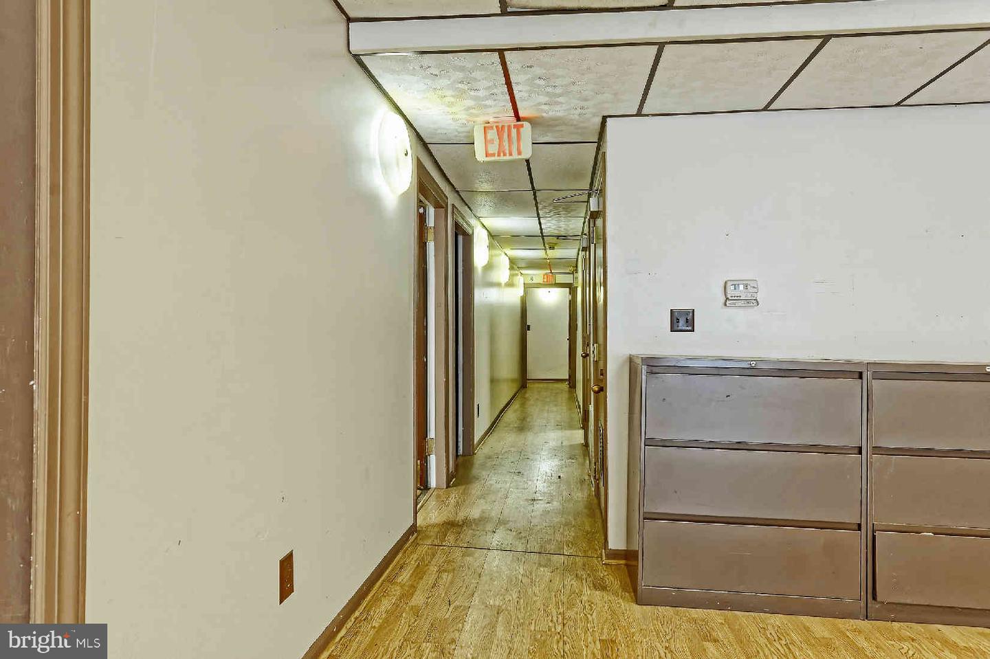 201-203 E Broadway Property Photo 27
