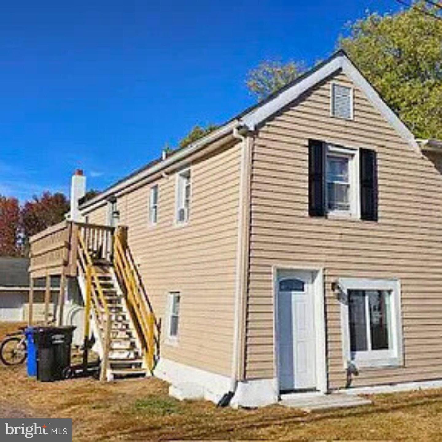 94 Buttonwood Ave Property Photo 2