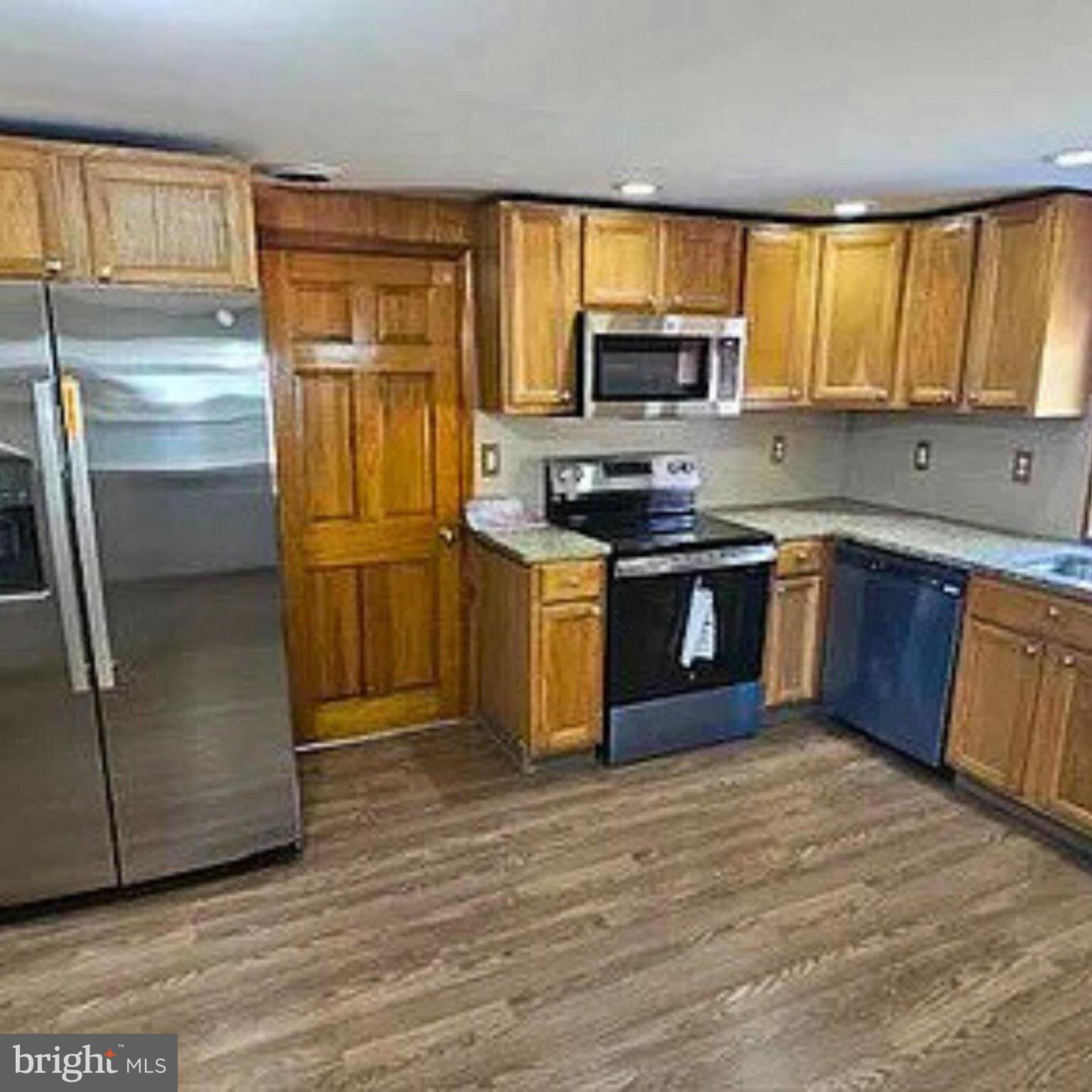 94 Buttonwood Ave Property Photo 3