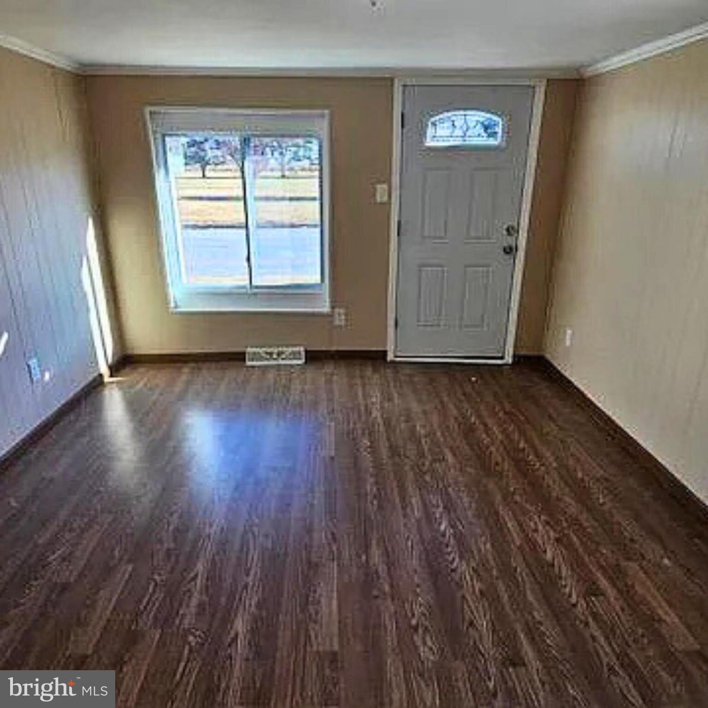 94 Buttonwood Ave Property Photo 4