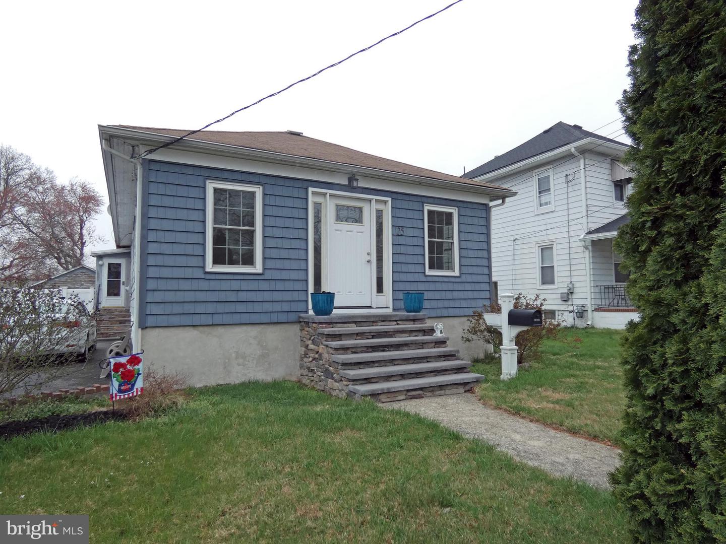 25 Elvin Ave Property Photo 1