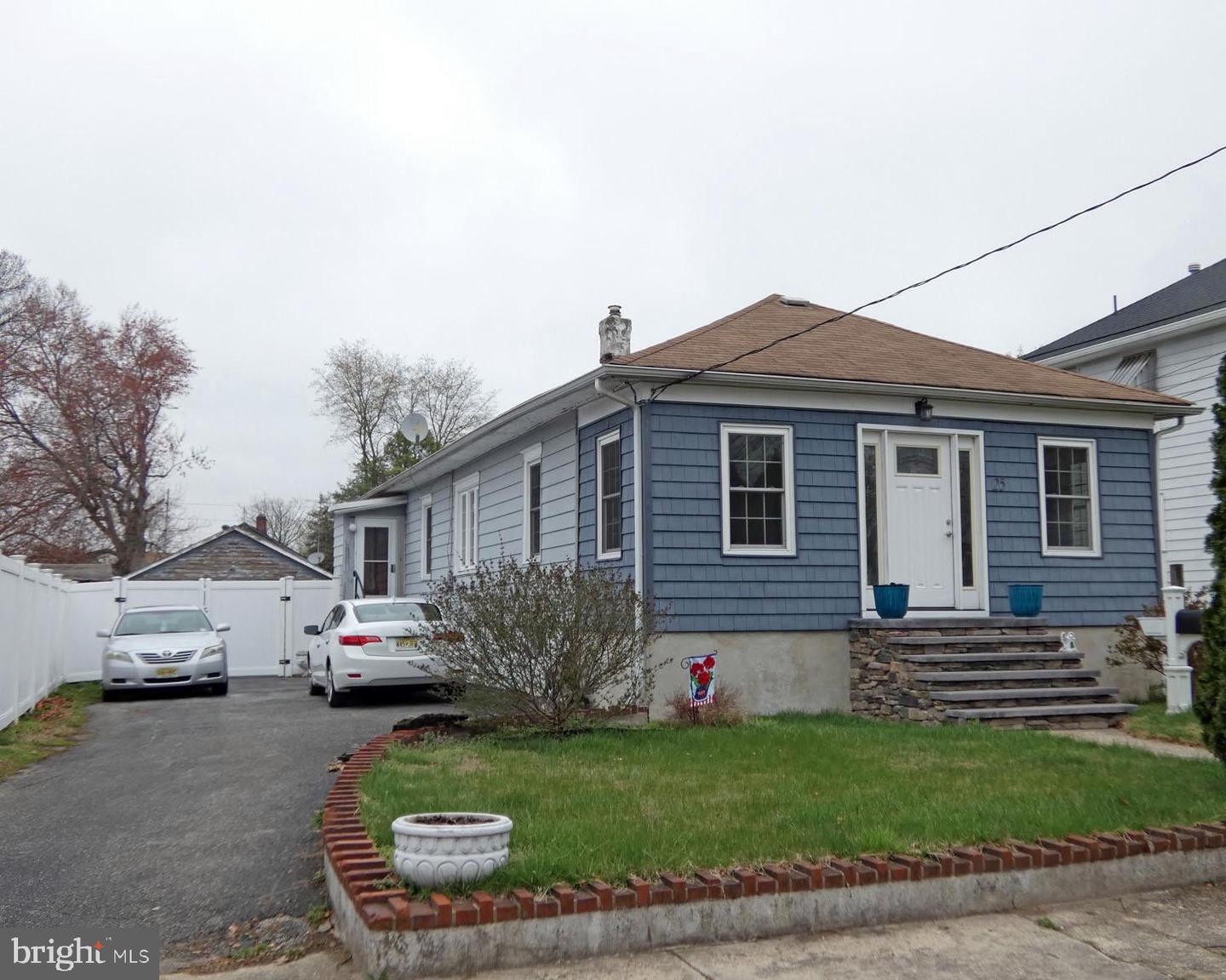 25 ELVIN AVE Property Photo 1