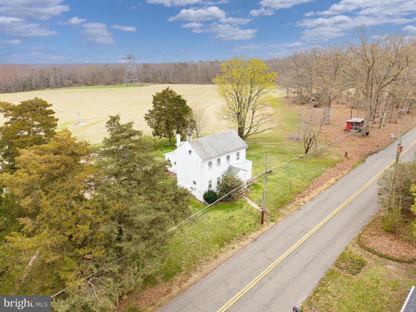 776 Lower Mill Rd Property Photo 3