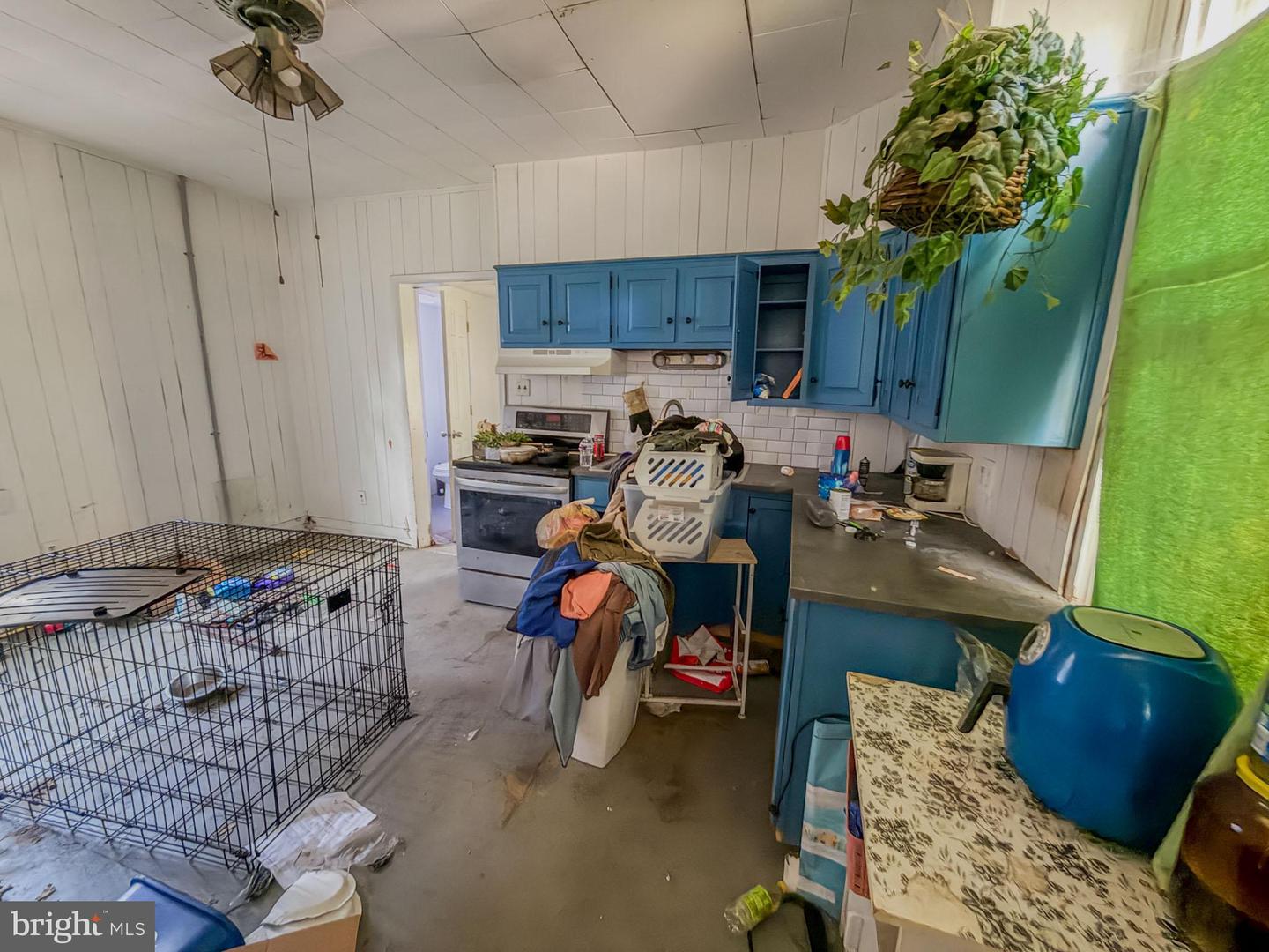 67 Walnut St Property Photo 4