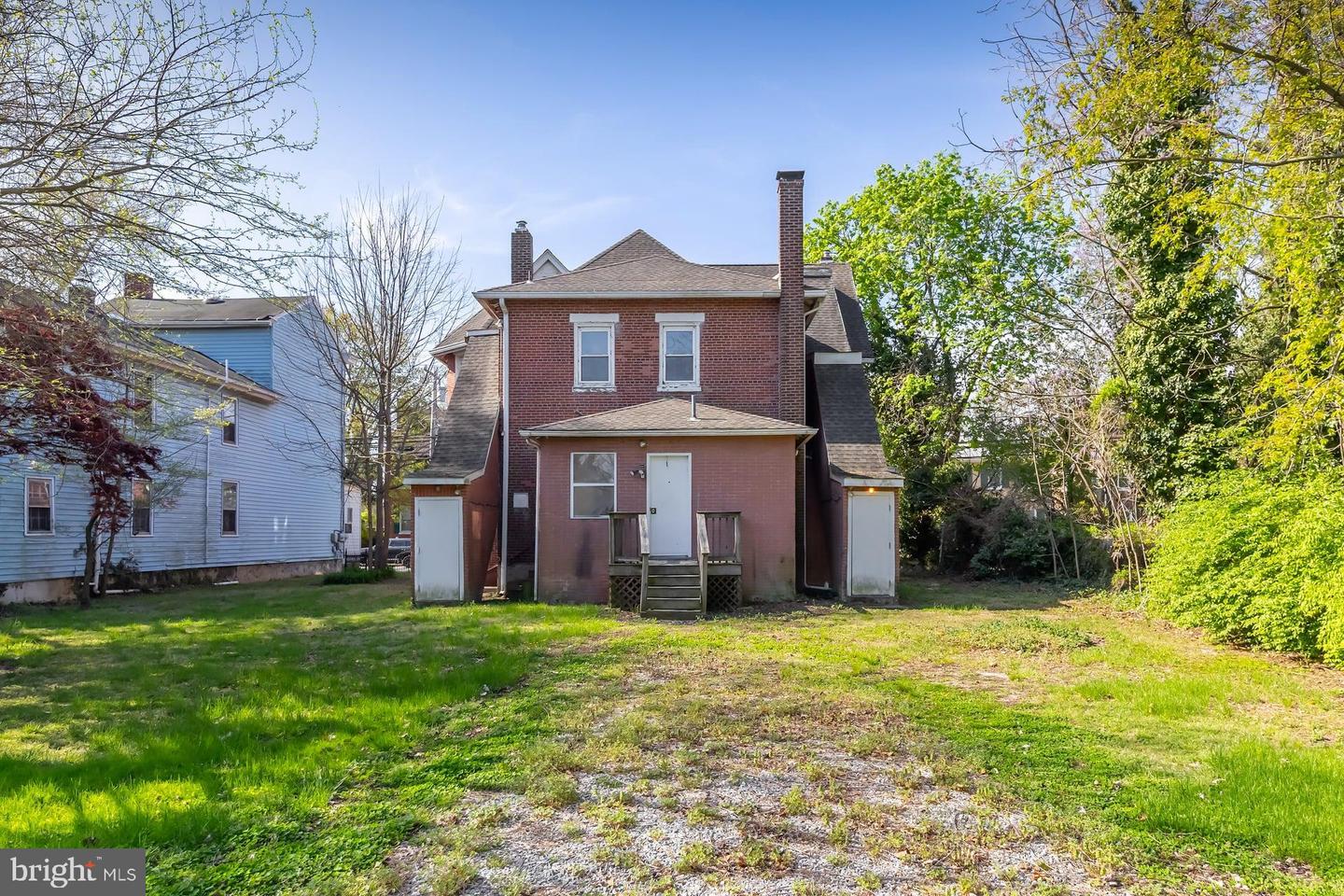 74 W Broadway Property Photo 4