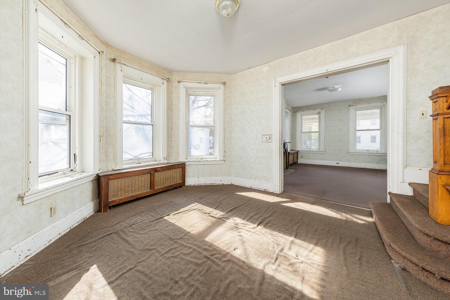 74 W Broadway Property Photo 15