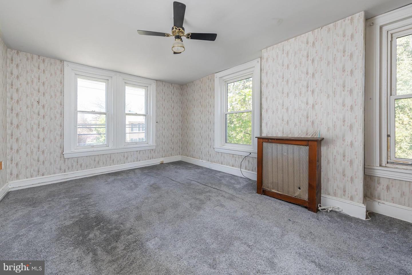 74 W Broadway Property Photo 16