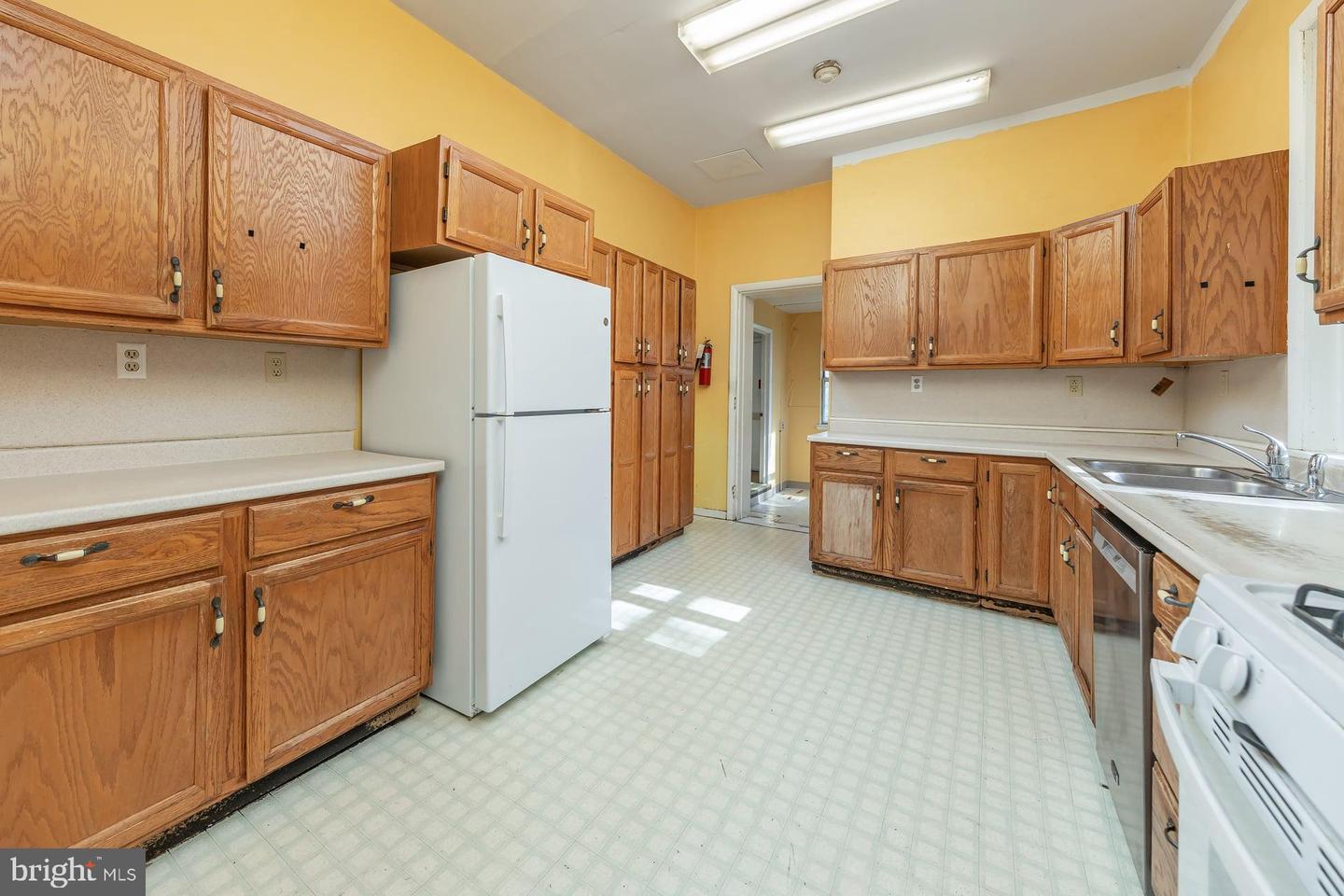 74 W Broadway Property Photo 17