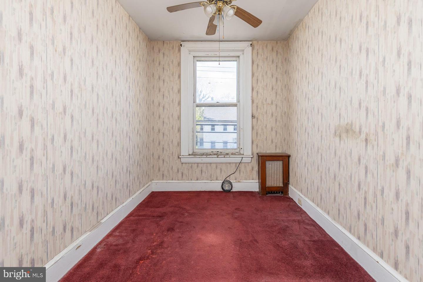 74 W Broadway Property Photo 18