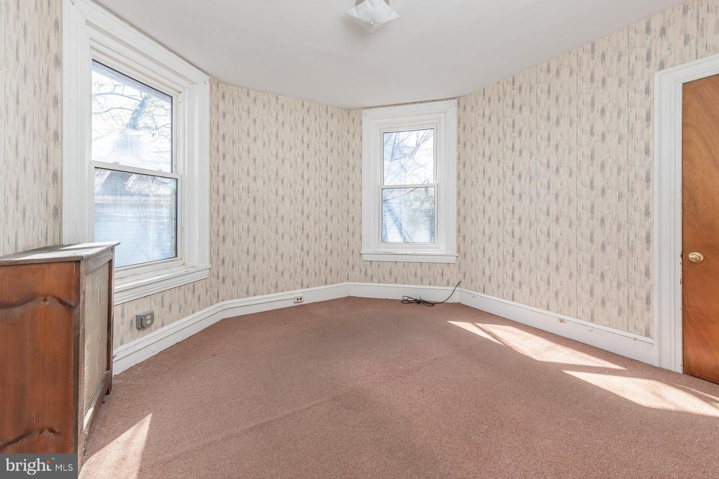 74 W Broadway Property Photo 21