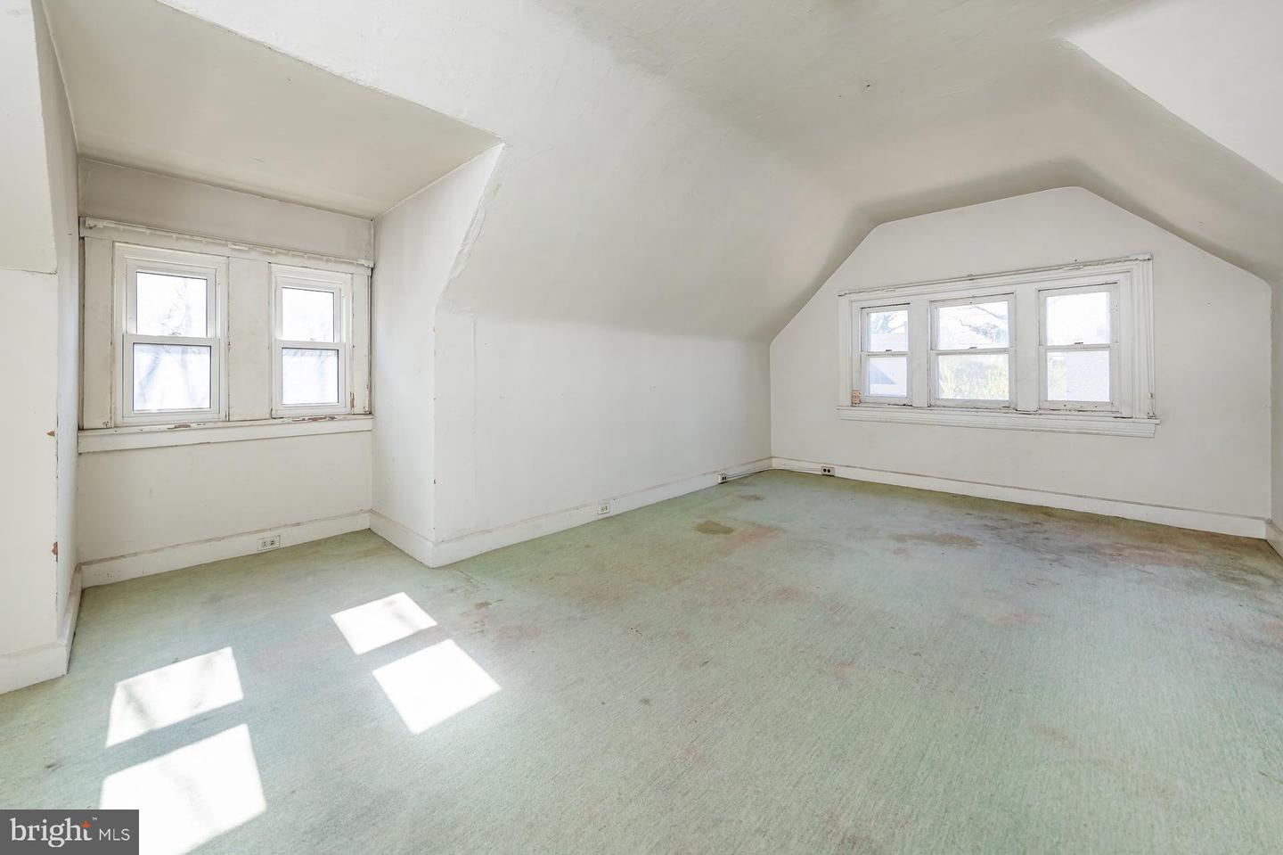 74 W Broadway Property Photo 24