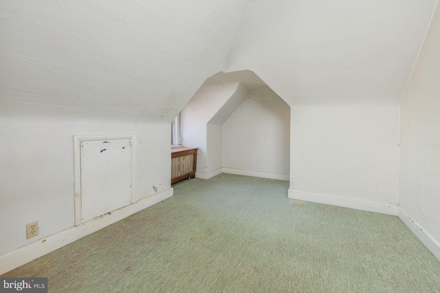 74 W Broadway Property Photo 27