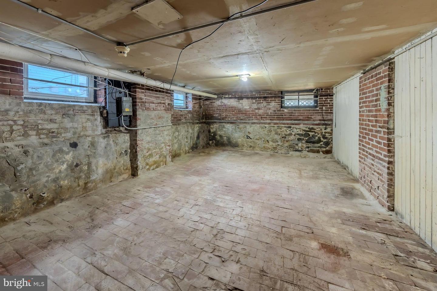 74 W Broadway Property Photo 28