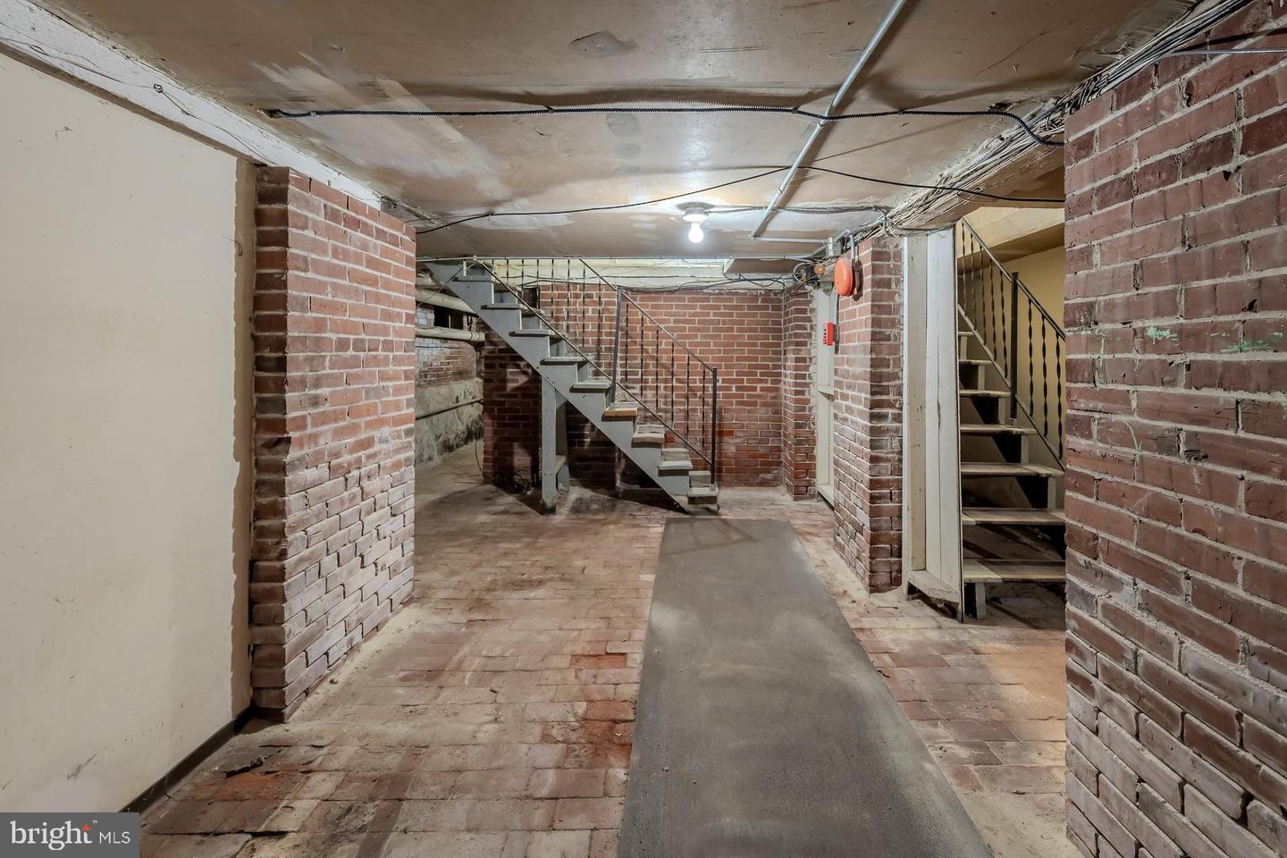 74 W Broadway Property Photo 29