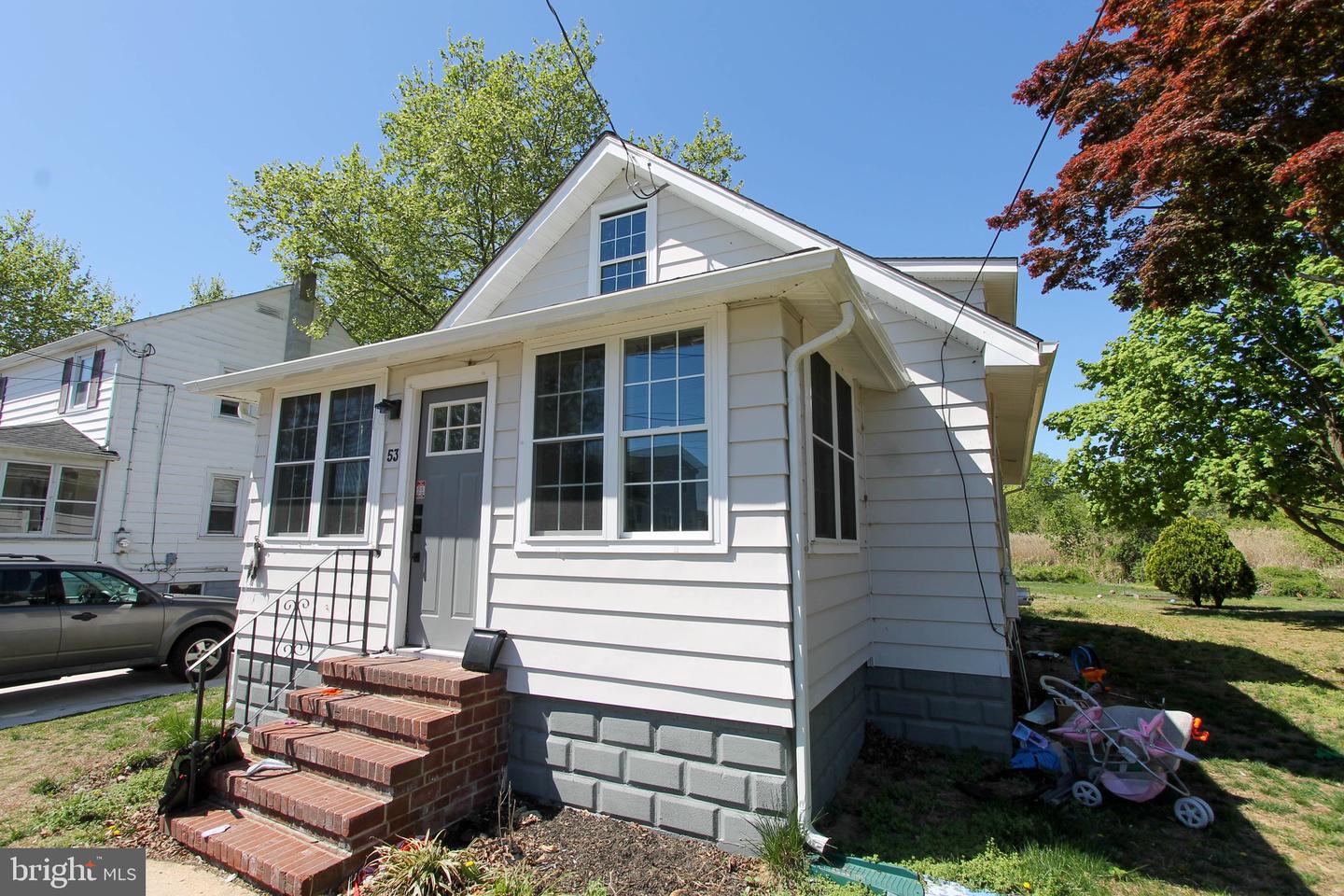 53 Spruce St Property Photo 1