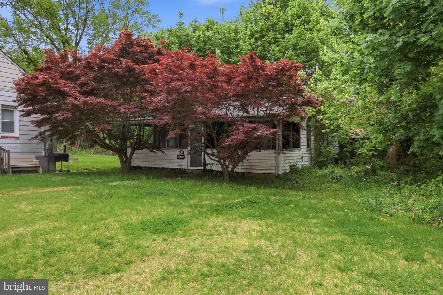 24 Elm St Property Photo 1