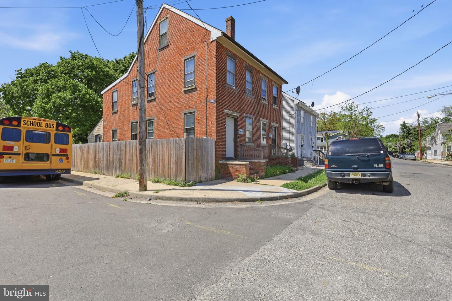233 Sinnickson St Property Photo 6