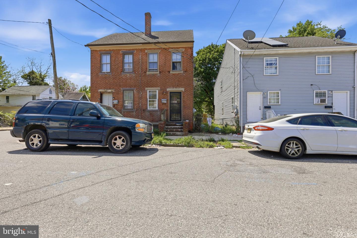 235 Sinnickson St Property Photo 4