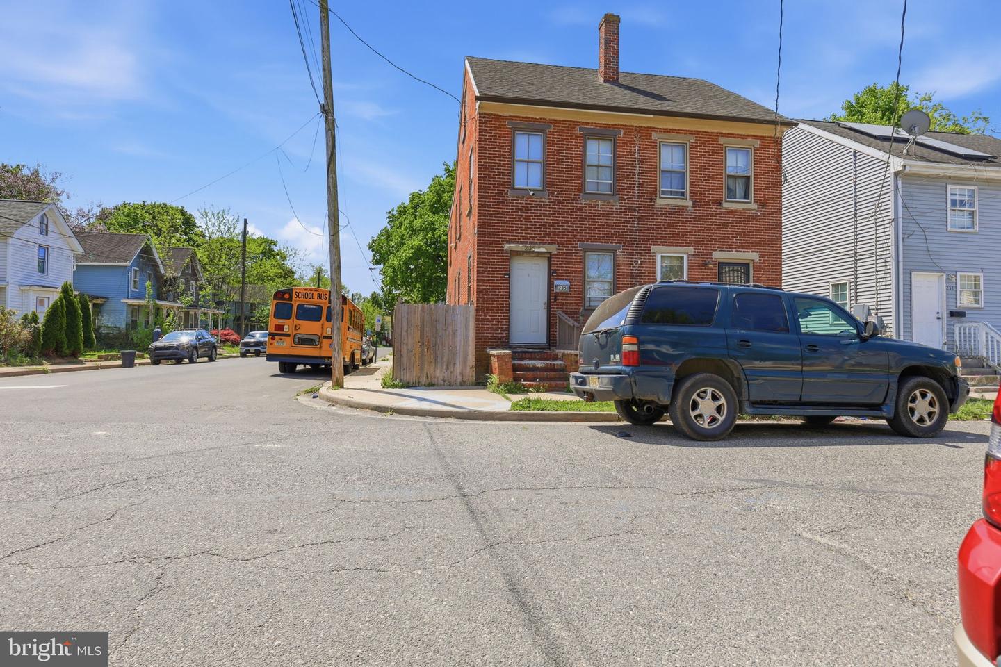 235 Sinnickson St Property Photo 5