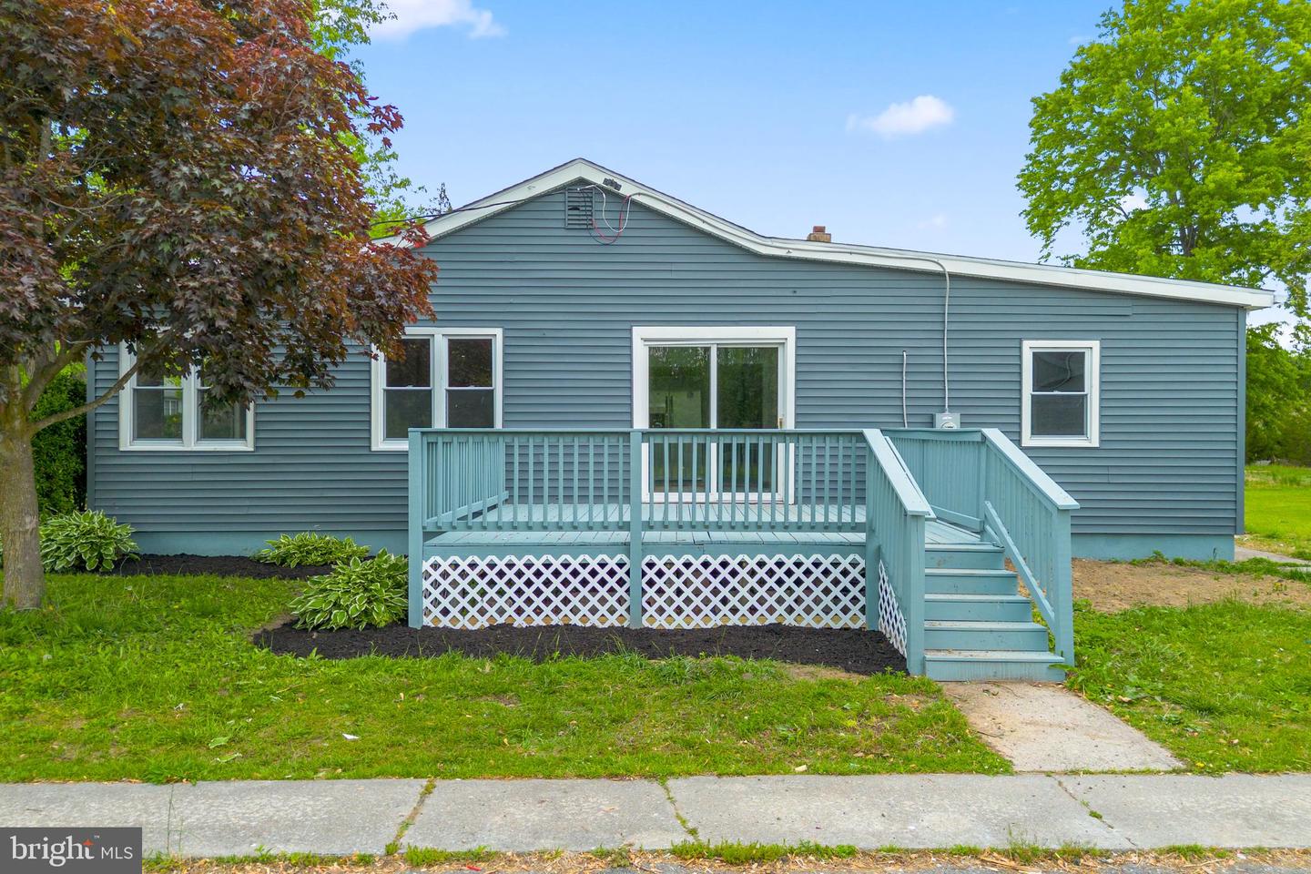 7 Meadowview Ave Property Photo 5