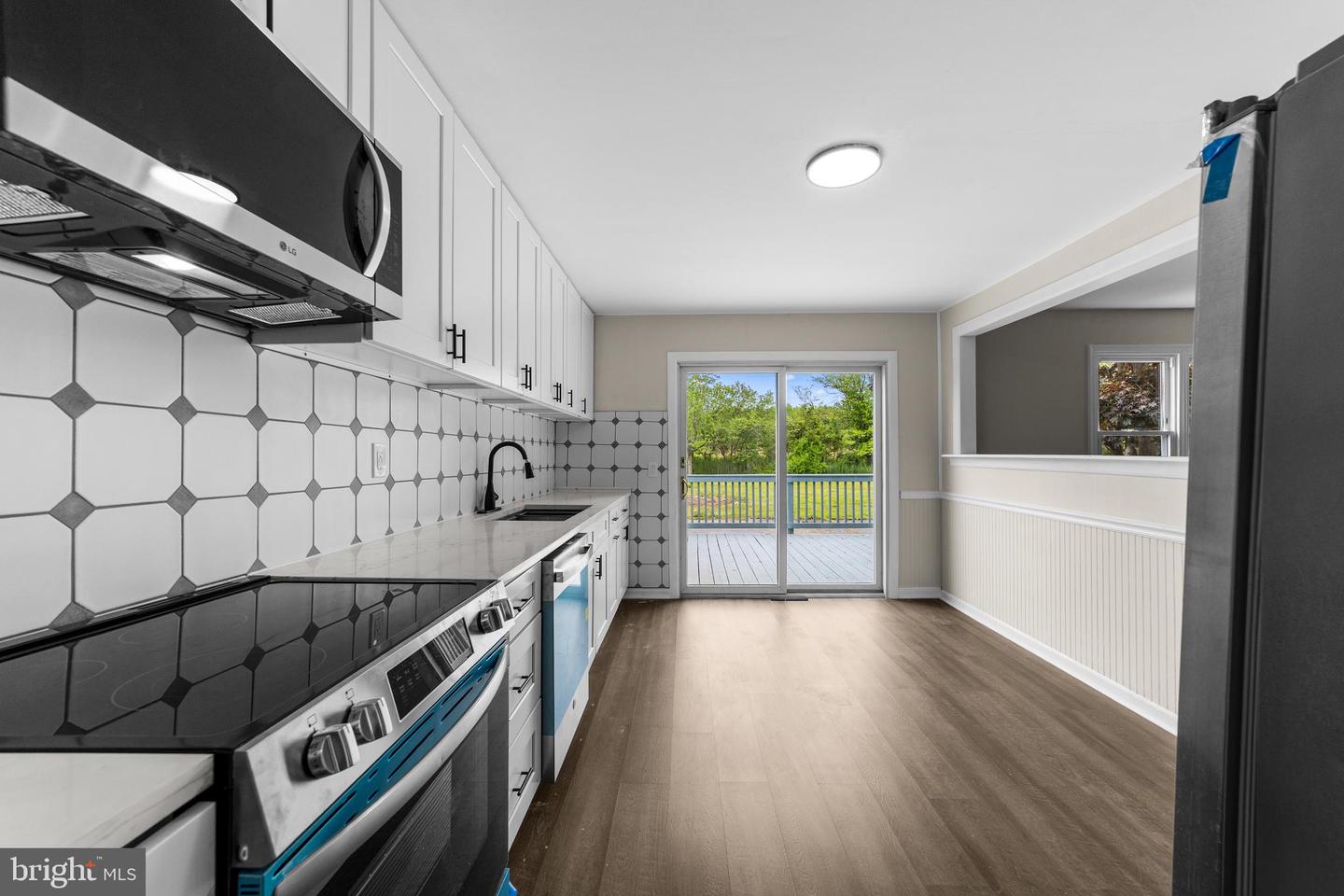 7 Meadowview Ave Property Photo 7