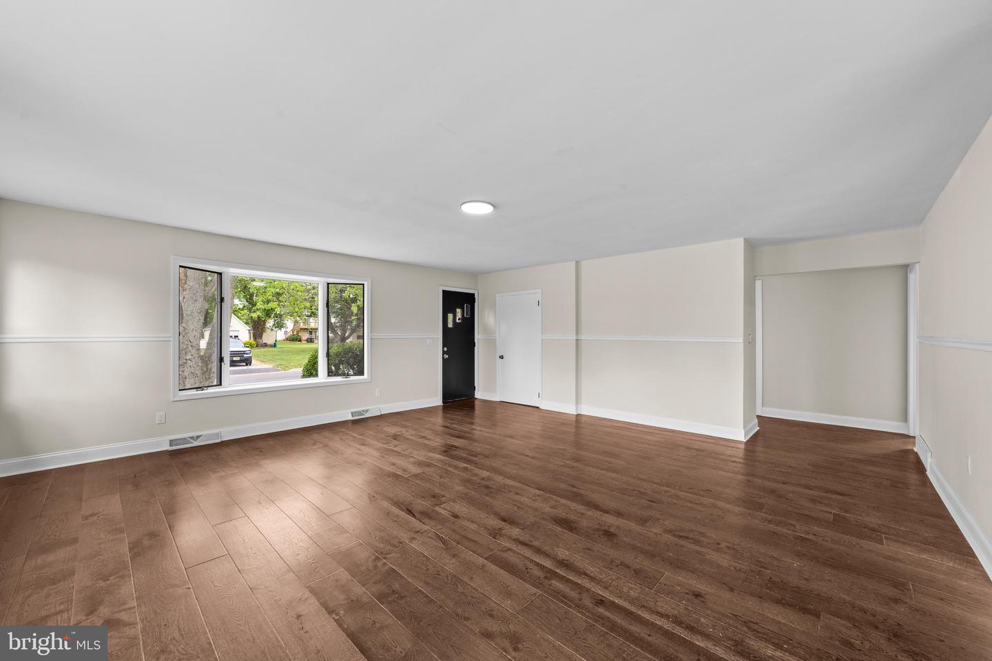 7 Meadowview Ave Property Photo 11