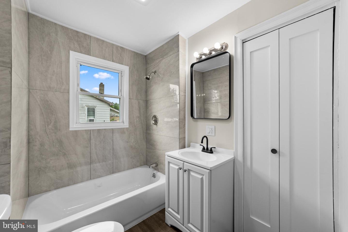 7 Meadowview Ave Property Photo 16