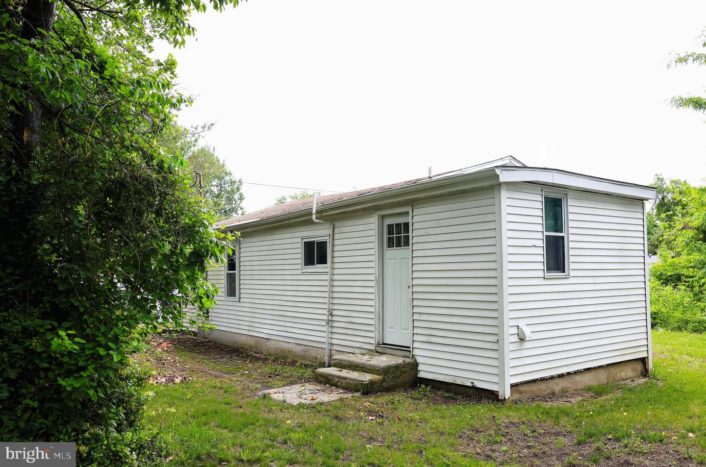 114 Deming Ave Property Photo 4