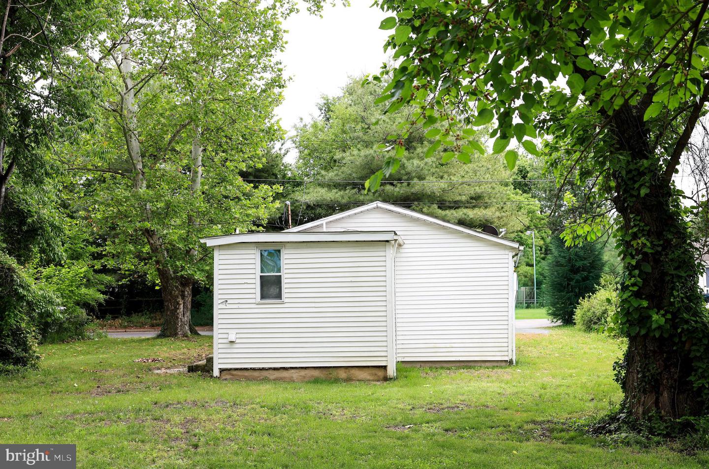 114 Deming Ave Property Photo 5