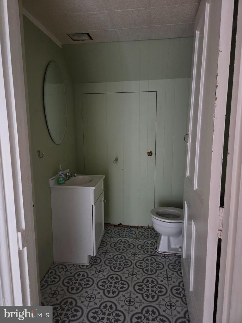 27 N Main St Property Photo 4