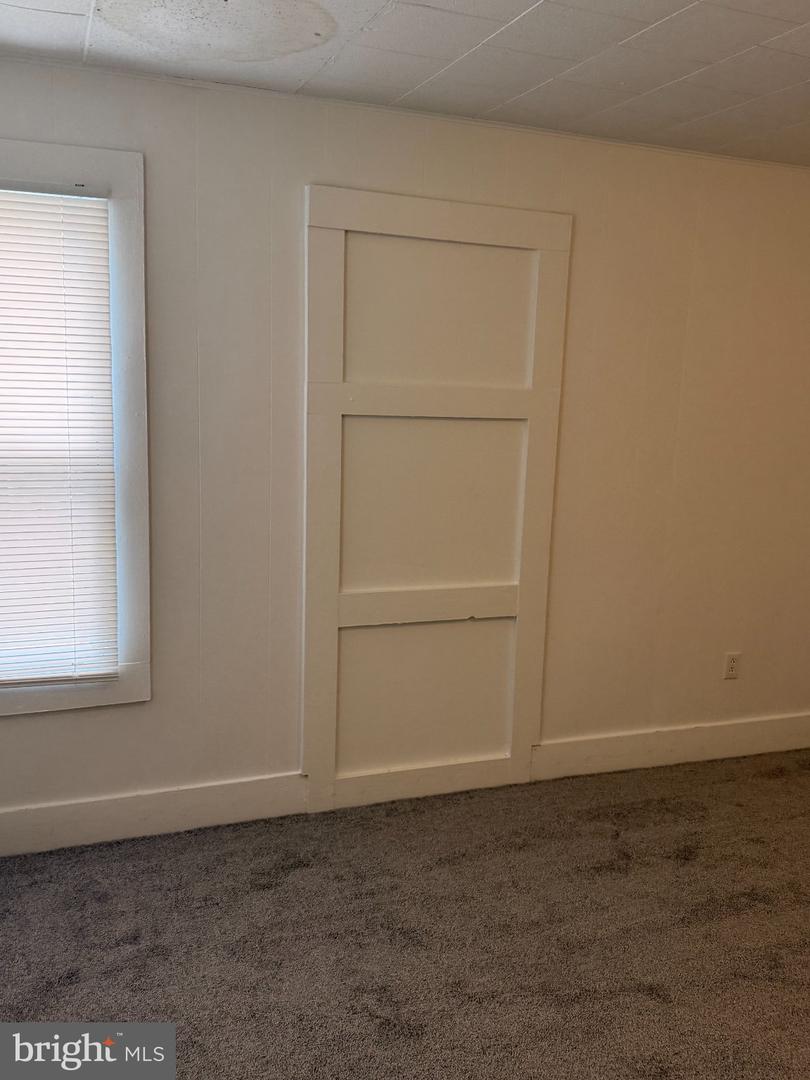 176 Griffith St Property Photo 11