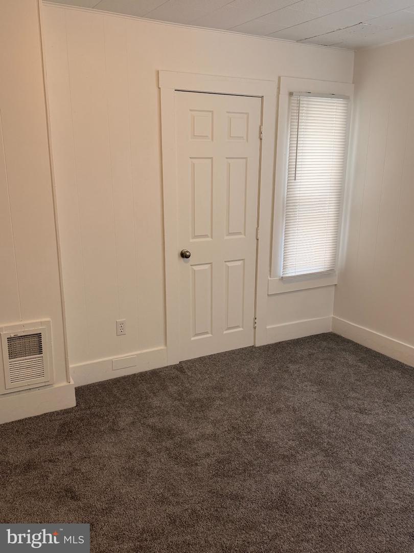 176 Griffith St Property Photo 12