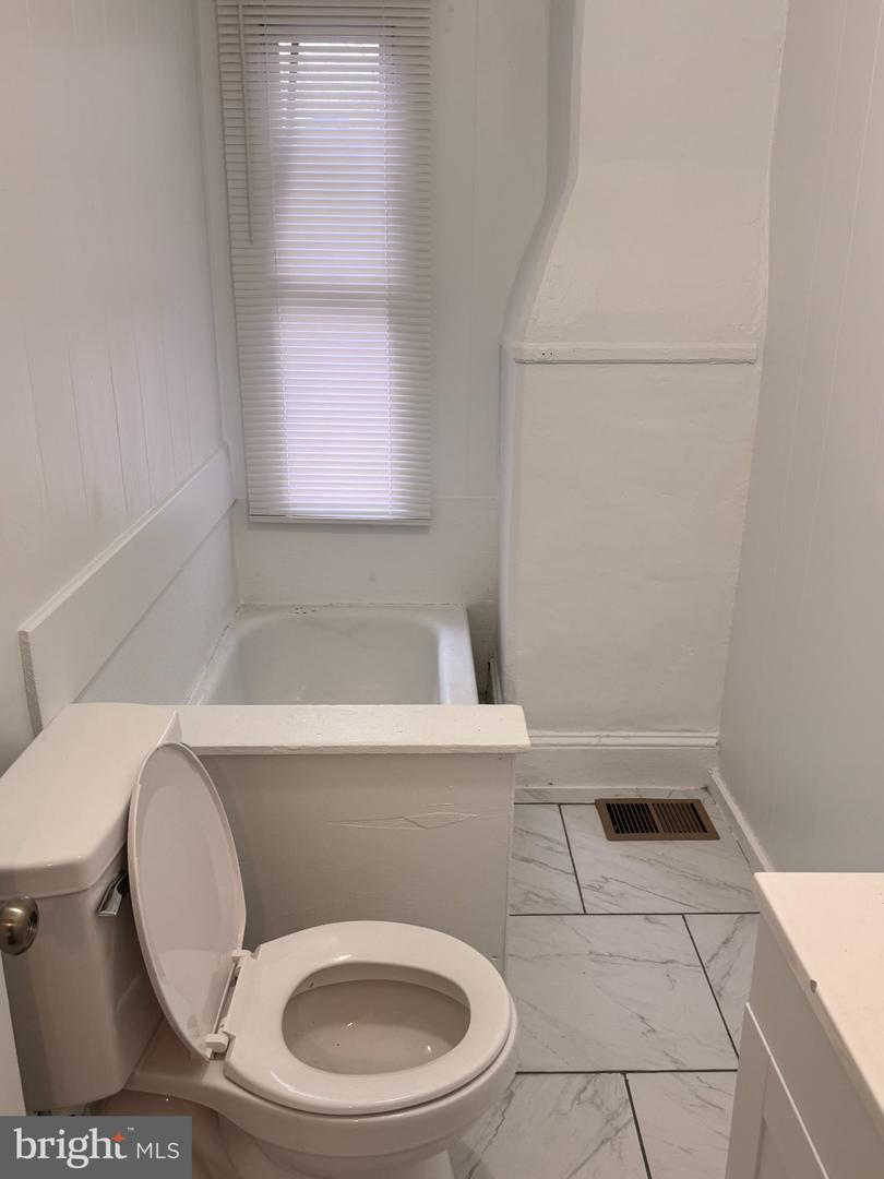 176 Griffith St Property Photo 15