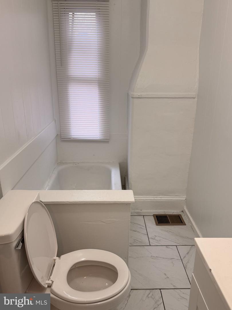 176 Griffith St Property Photo 16