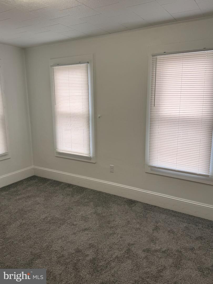 176 Griffith St Property Photo 18