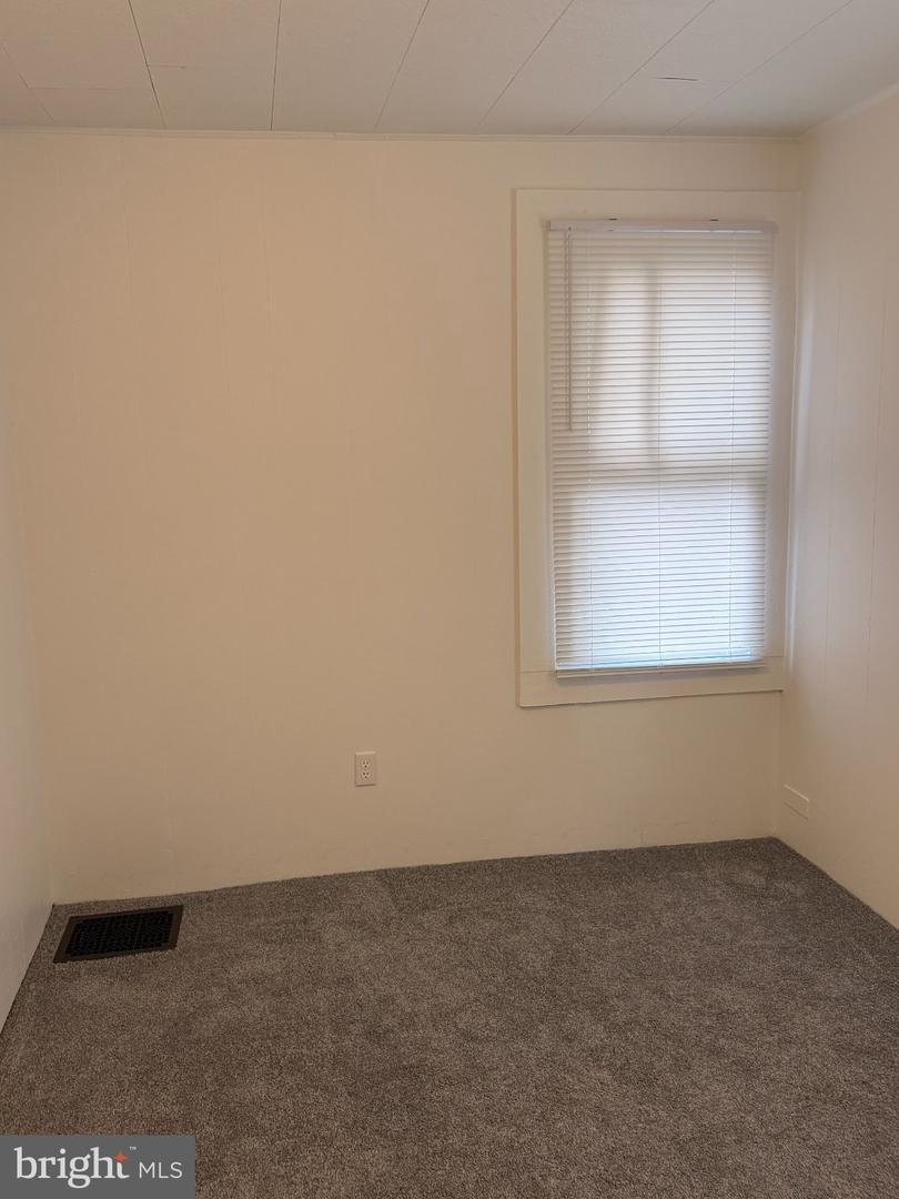 176 Griffith St Property Photo 19