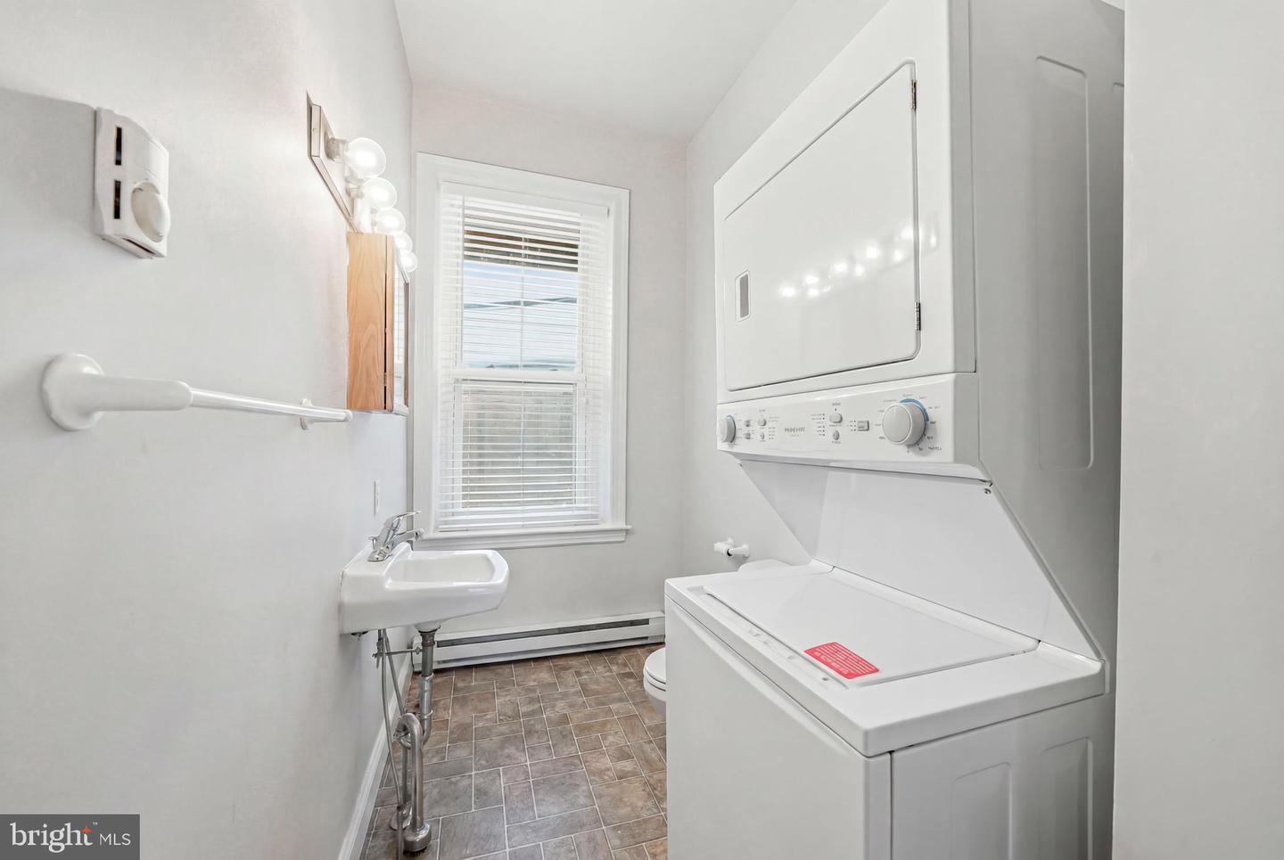 2 S Main St Property Photo 17