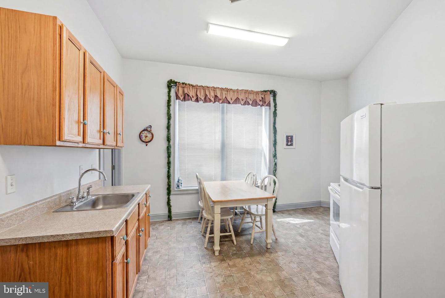 2 S Main St Property Photo 21