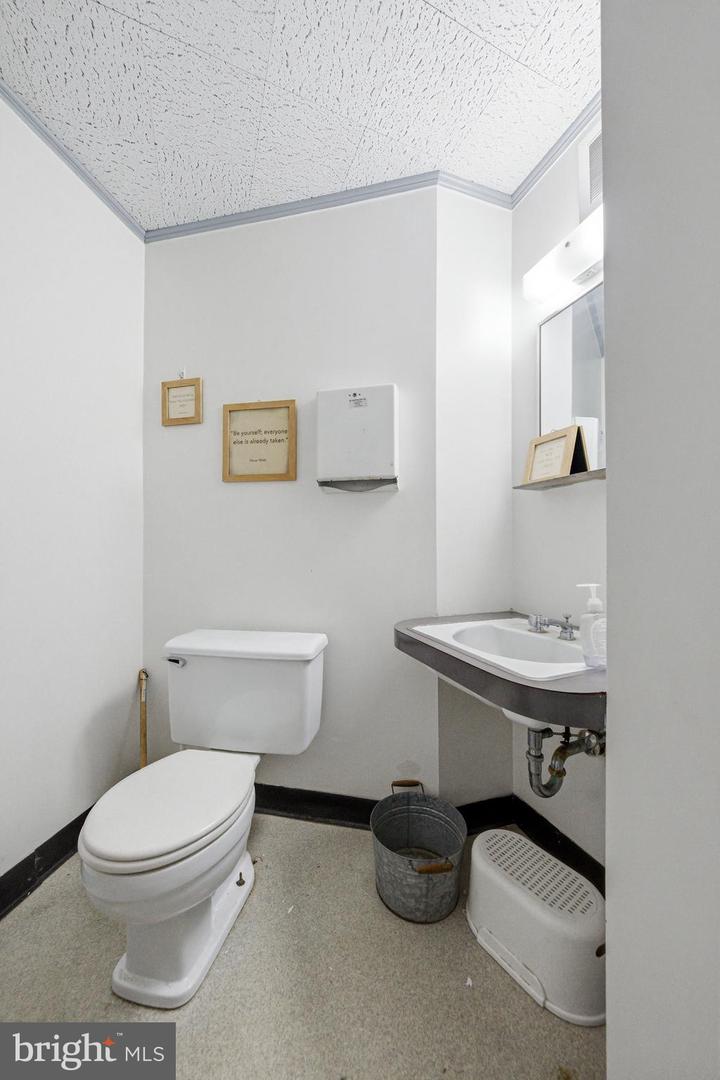 2 S Main St Property Photo 38