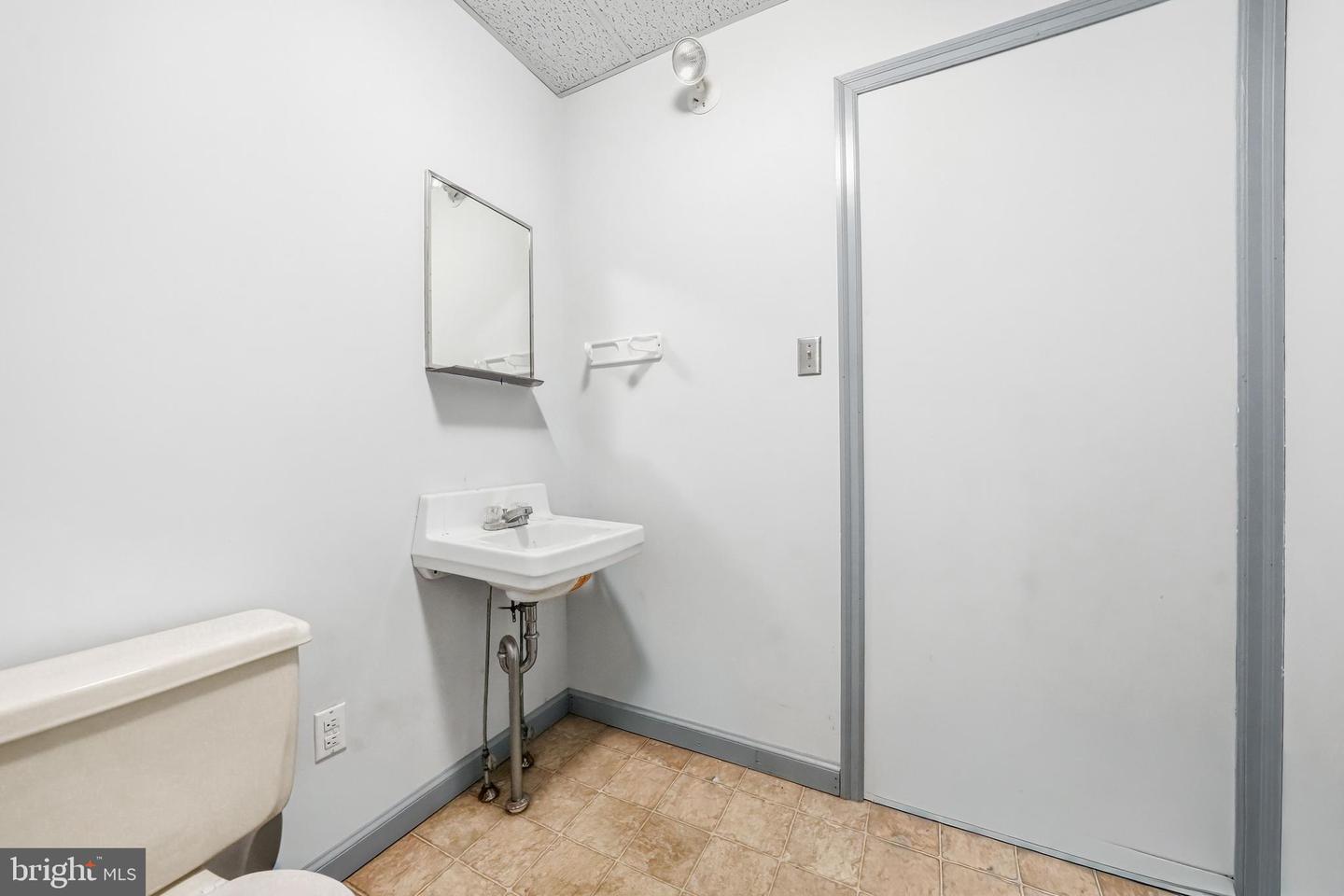 2 S Main St Property Photo 42